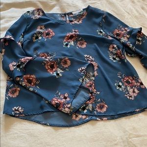 Floral bell sleeve blouse